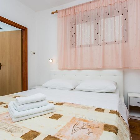 Apartments Luka 3 Baška Eksteriør bilde